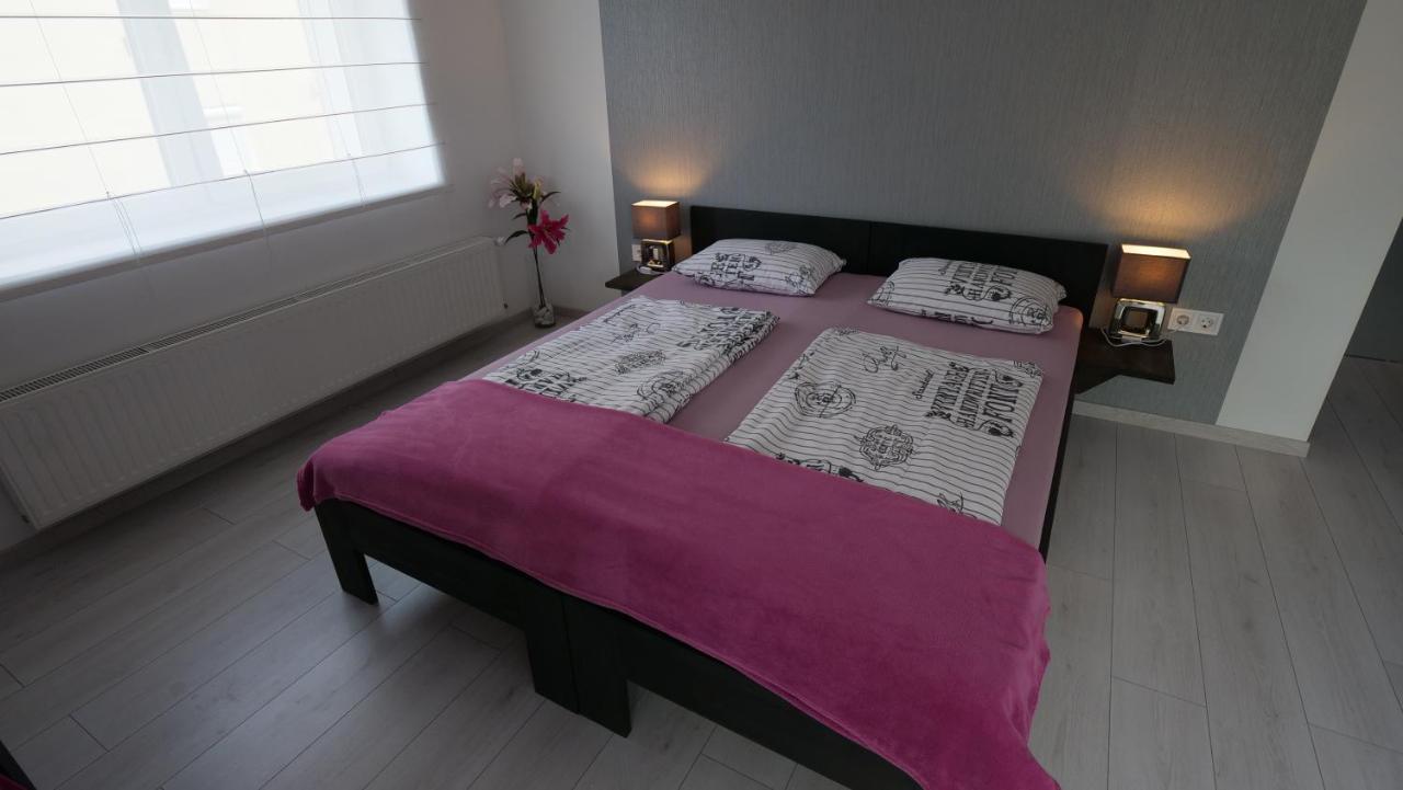 Anna Villa Fuered Boutique Rooms Balatonfured Bagian luar foto