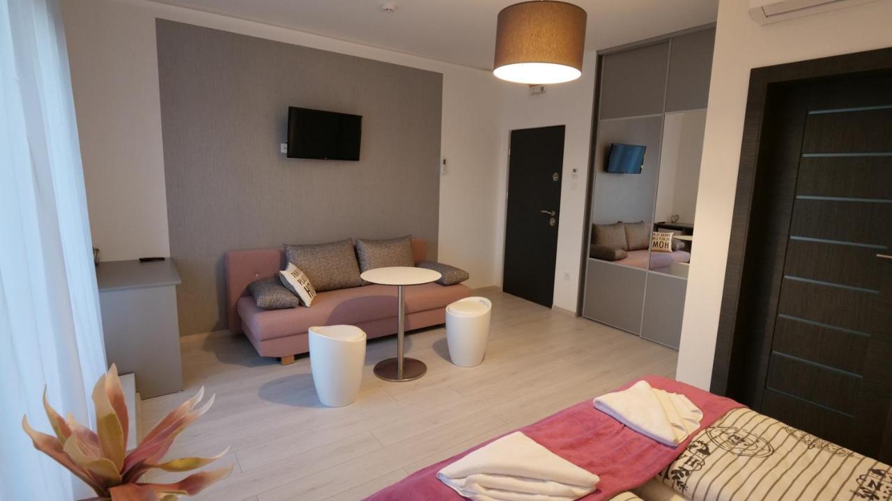 Anna Villa Fuered Boutique Rooms Balatonfured Bagian luar foto