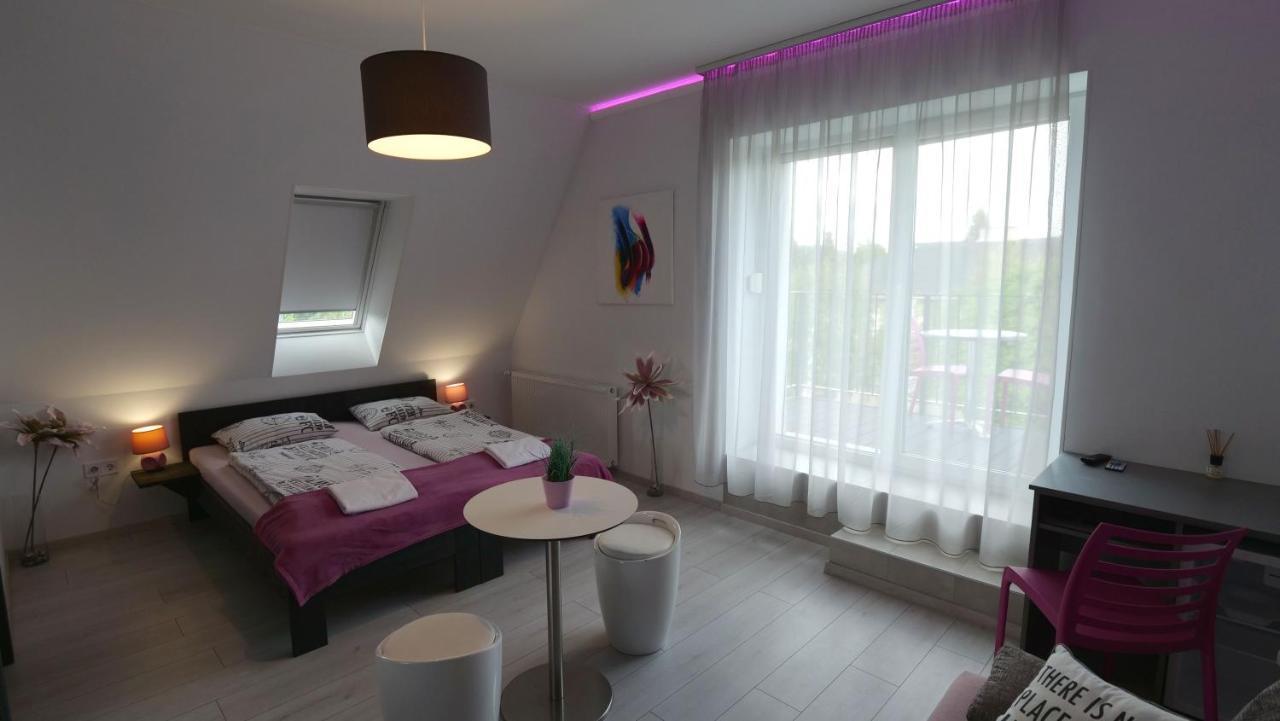 Anna Villa Fuered Boutique Rooms Balatonfured Bagian luar foto