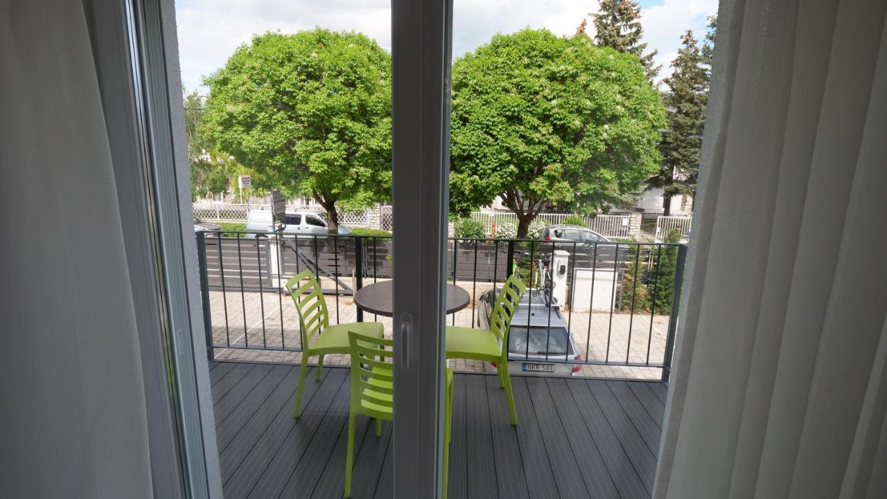 Anna Villa Fuered Boutique Rooms Balatonfured Bagian luar foto