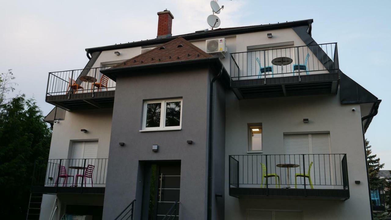 Anna Villa Fuered Boutique Rooms Balatonfured Bagian luar foto