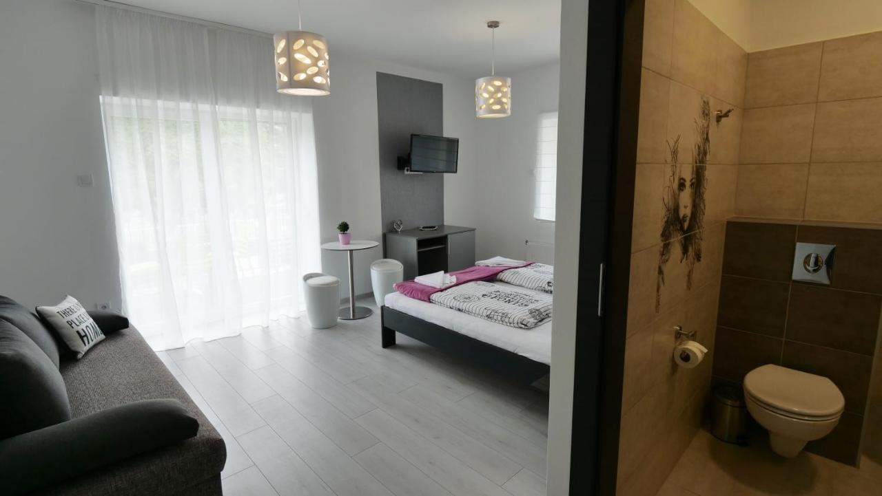 Anna Villa Fuered Boutique Rooms Balatonfured Bagian luar foto